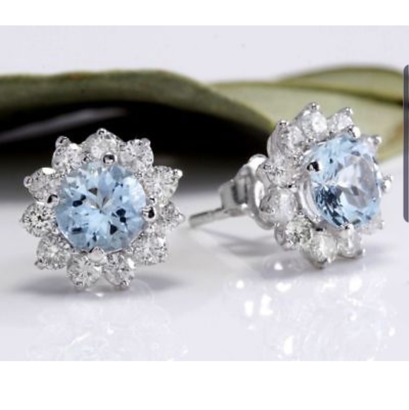Jewelry - Gorgeous Aquamarine halo earrings NIB